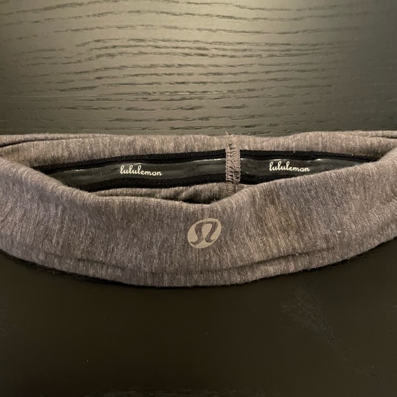 ✨Lululemon Headband Heather Grey - Picture 3 of 4